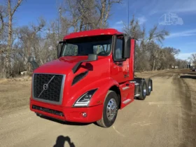 For sale – 2021 VOLVO VNR64T300 – Day Cab Truck