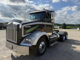 For sale – 2010 KENWORTH T800 – Day Cab Truck