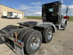 
										For sale – 2010 KENWORTH T800 – Day Cab Truck full									
