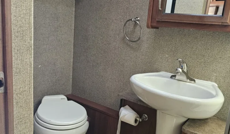 
								For sale – 2013 FLEETWOOD BOUNDER CLASSIC 34M full									