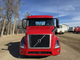 For sale – 2021 VOLVO VNR64T300 – Day Cab Truck