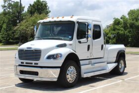 For sale – 2010 Freightliner Sportchassis P2 M2 106