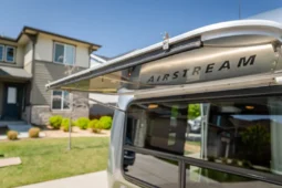 
										For sale – 2004 Airstream Safari 25SS full									