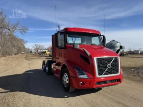 For sale – 2021 VOLVO VNR64T300 – Day Cab Truck