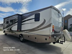 For sale – 2013 FLEETWOOD BOUNDER CLASSIC 34M
