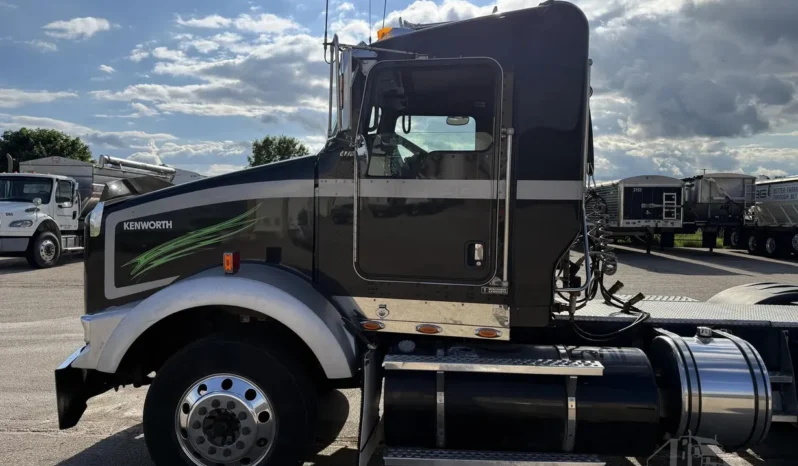 
								For sale – 2010 KENWORTH T800 – Day Cab Truck full									
