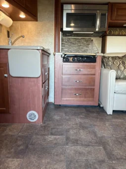 
										For sale – 2014 Winnebago Aspect 30J full									