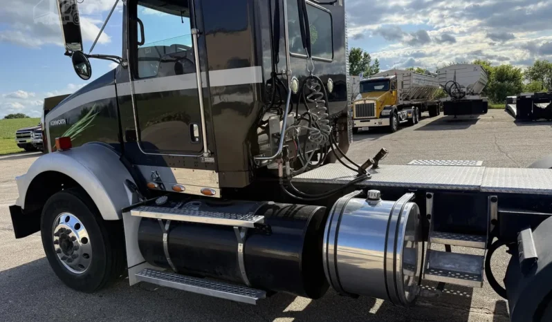 
								For sale – 2010 KENWORTH T800 – Day Cab Truck full									