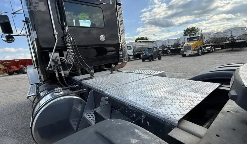 
								For sale – 2010 KENWORTH T800 – Day Cab Truck full									