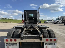 
										For sale – 2010 KENWORTH T800 – Day Cab Truck full									