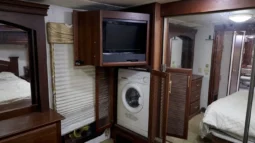 
										For sale – 2004 Winnebago Vectra 40AD full									