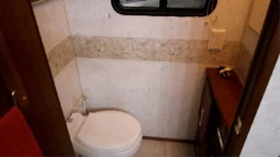 
										For sale – 2004 Winnebago Vectra 40AD full									