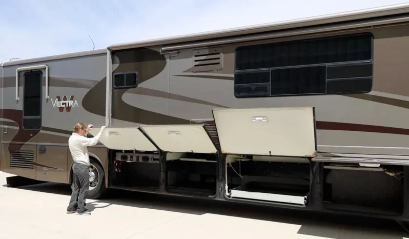 
								For sale – 2004 Winnebago Vectra 40AD full									